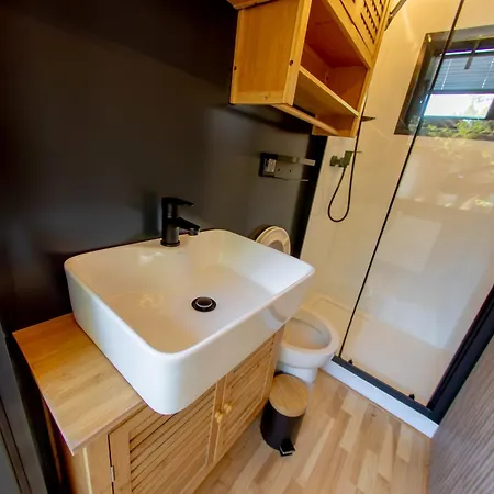Bay Houseboats 3* Prag