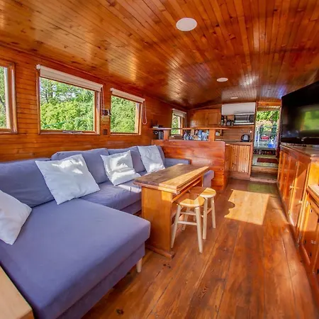 Bay Houseboats Ботель
