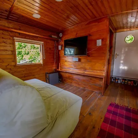 Bay Houseboats Ботель 3*