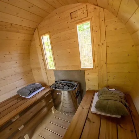 Bay Houseboats 3* Prága
