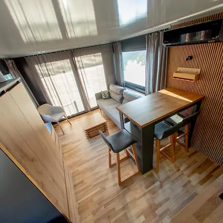 Bay Houseboats 船上ホテル プラハ