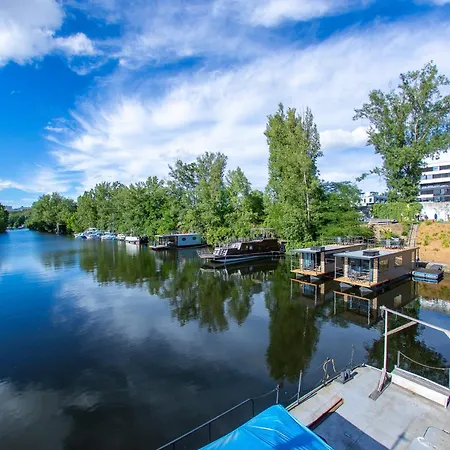 Bay Houseboats 3* Прага
