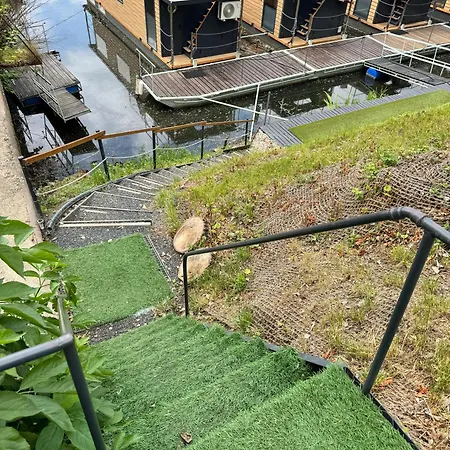 Bay Houseboats 3* Praga