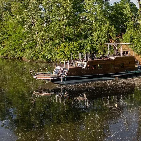 Bay Houseboats 3* Prag