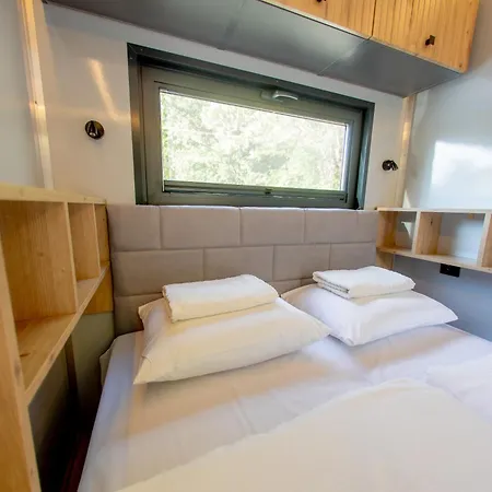 Bay Houseboats Prag