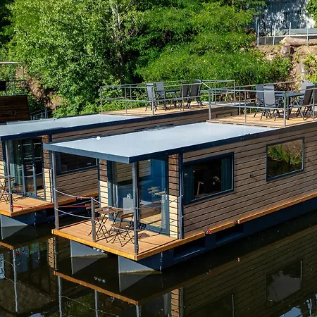Bådhotel Bay Houseboats 3*