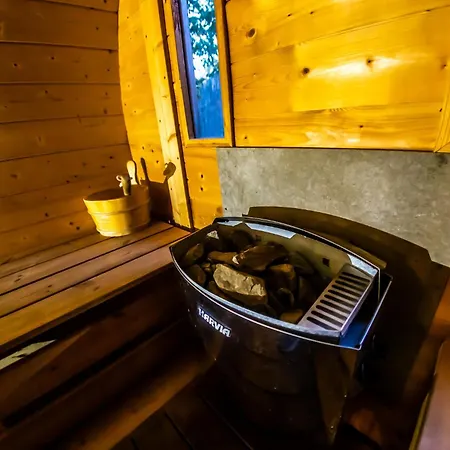 Bådhotel Bay Houseboats 3*