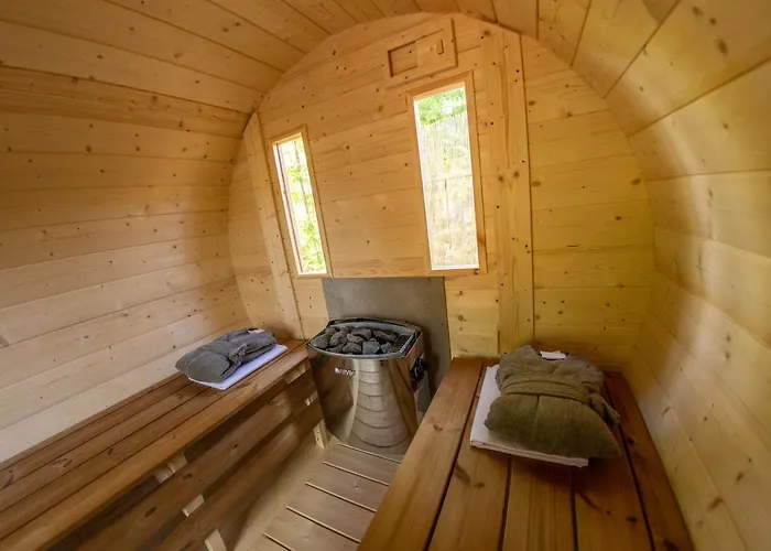 Bay Houseboats 3* Prag