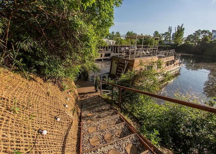 Bay Houseboats Bådhotel Prag