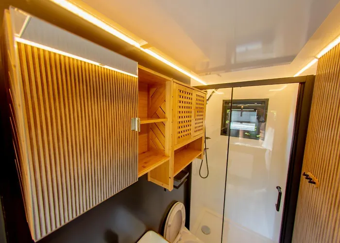 Bay Houseboats Bådhotel