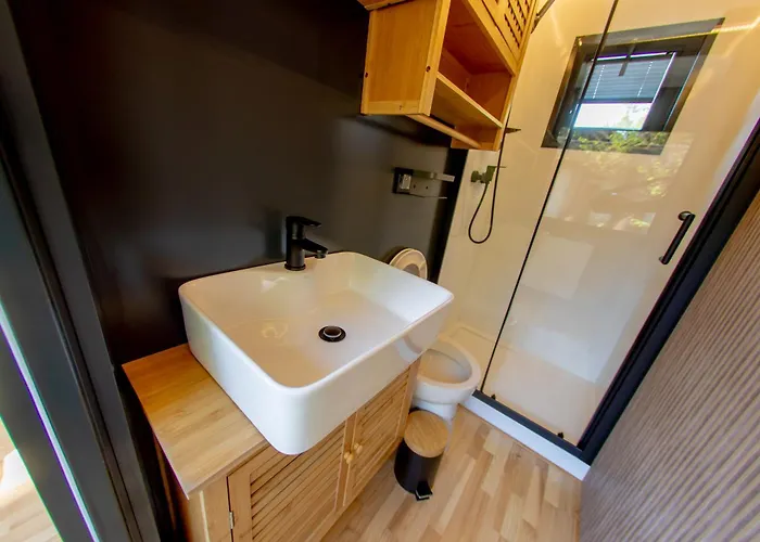 Bay Houseboats 3* Prag