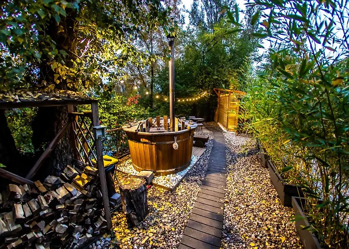 Bay Houseboats 3*