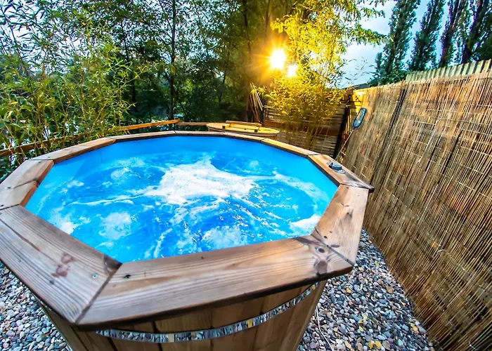 Bådhotel Bay Houseboats 3*