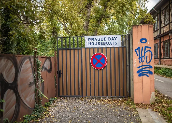 Bay Houseboats Bådhotel