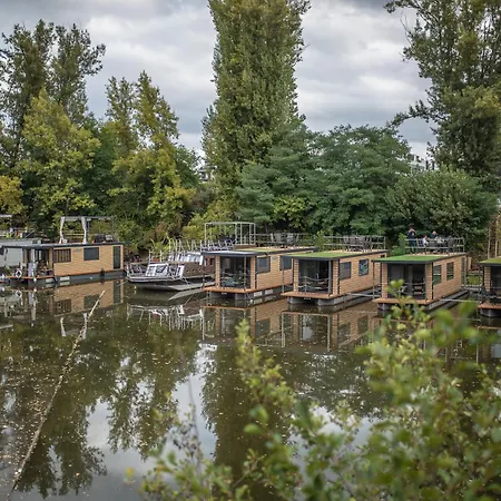 Bay Houseboats Πλωτό κατάλυμα
