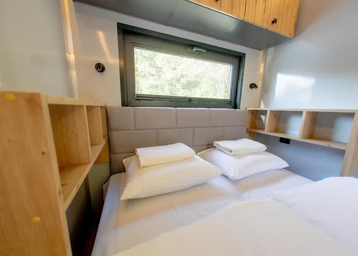 Bay Houseboats Prag