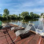Bay Houseboats